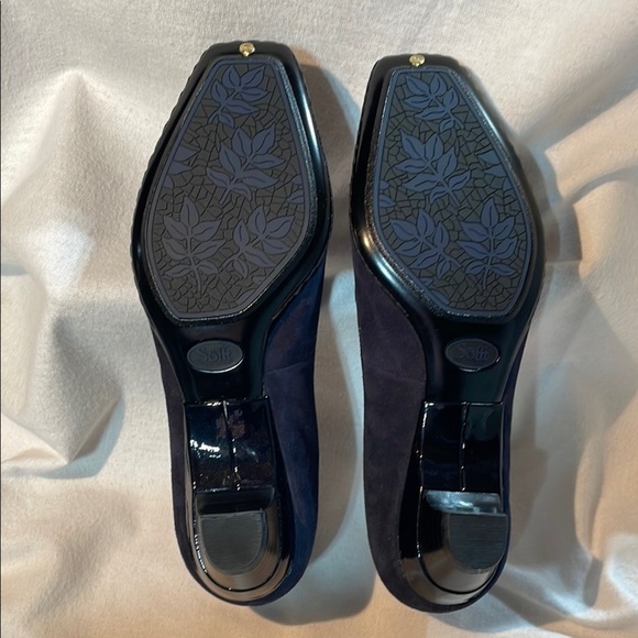 Sofft Navy Blue Suede Heels with Chunky Low Heel and Bow Detail EUC 8N - Picture 7 of 13
